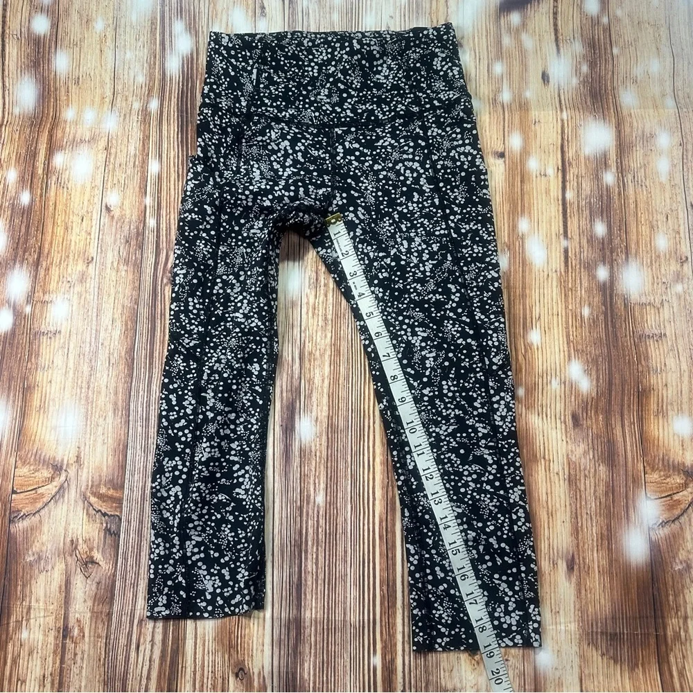Lululemon Women’s Crop Leggins Size 4
